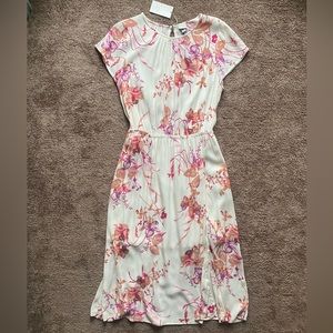 A New Day Floral Maxi Dress. Lined women’s XL waist short sleeve cinched airy